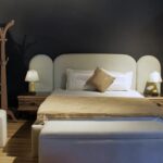 غرفة نوم فلافي كاملة (سرير كبير + 2 كمود + دولاب كبير + تسريحة مع بف)