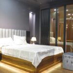 غرفة نوم كامله إليجانت خشب زان أحمر وكونتر طبيعي بقشرة طبيعية واكسسوارات تركية