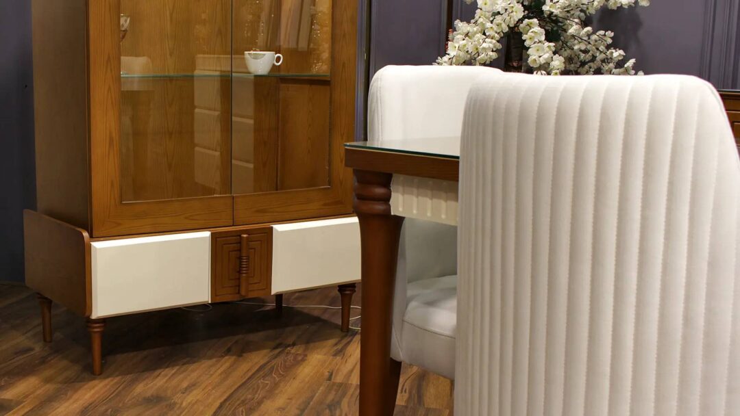 غرفة سفرة نورما كابوتنيه - خشب كونتر وزان أحمر بقشرة طبيعية