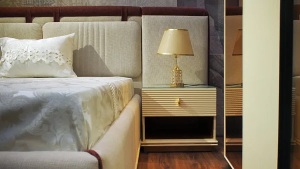 White Queen Bedroom - Image 2