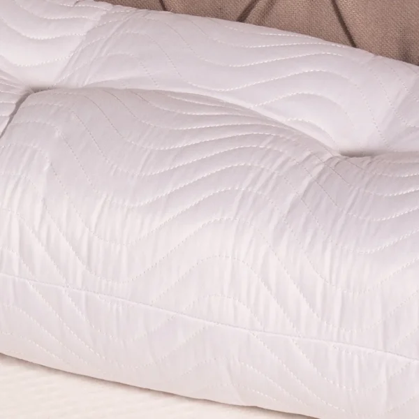 https://ik.imagekit.io/p1qlozxui/Pilow/Long%20pillow/Fiber%20Roll/3_5M5OEJhAr.jpg?updatedAt=1700983433016